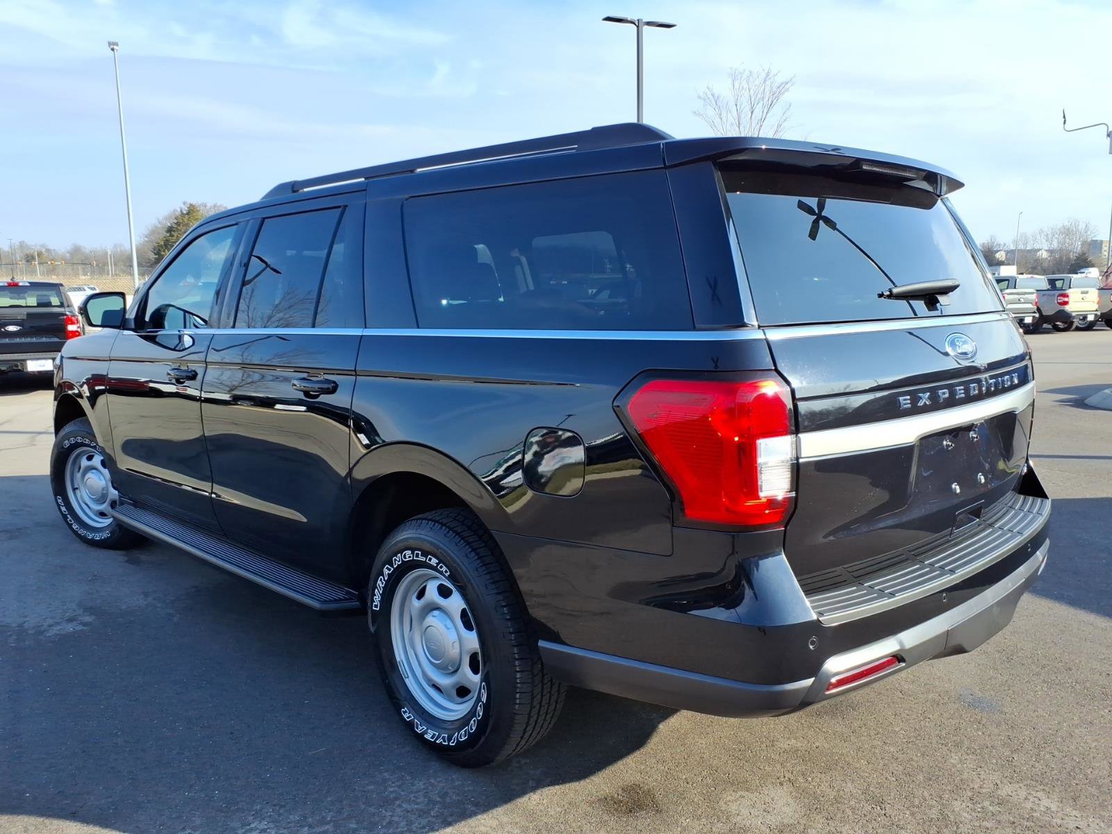 Certified 2023 Ford Expedition Max XL image 5