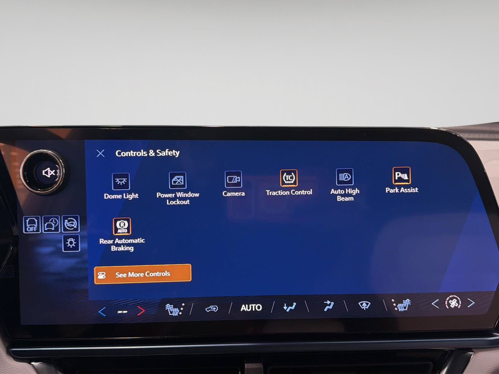New 2026 Chevrolet Equinox EV LT FWD image 25