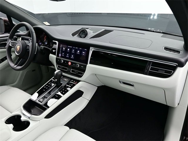 New 2026 Porsche Macan image 23