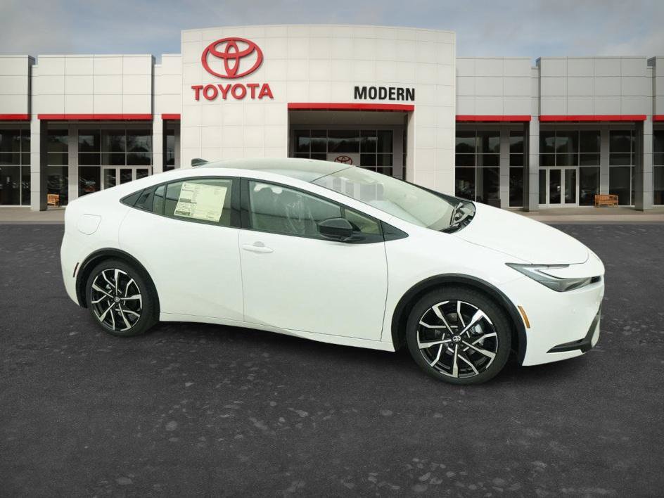 New 2027 Toyota Prius Plug-In Hybrid FWD image 12