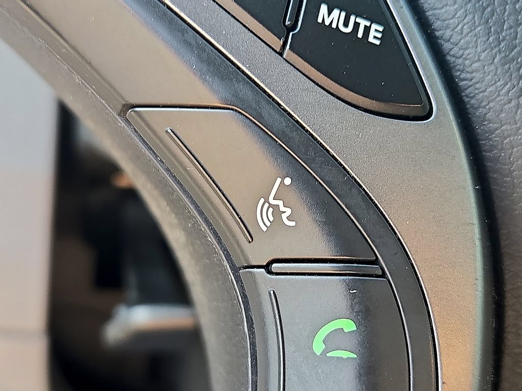 Used 2013 Hyundai Elantra GLS w/ Preferred Pkg FWD image 28