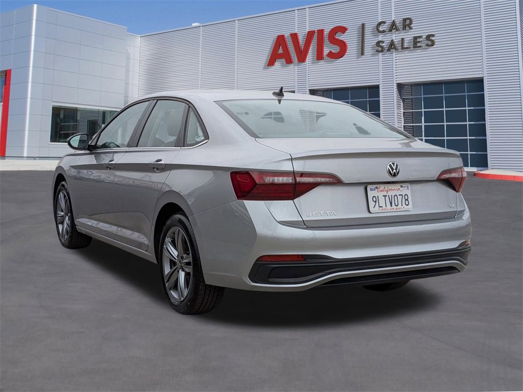 Used 2024 Volkswagen Jetta SE image 9