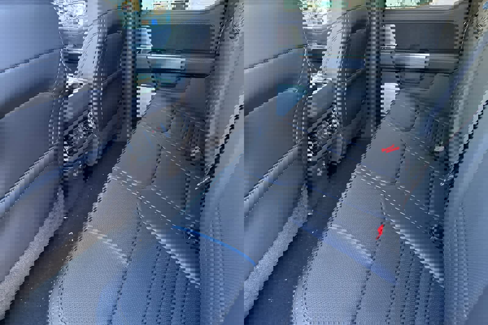 New 2026 Ford F350 Platinum w/ Tremor Off-Road Package AWD/4WD image 10