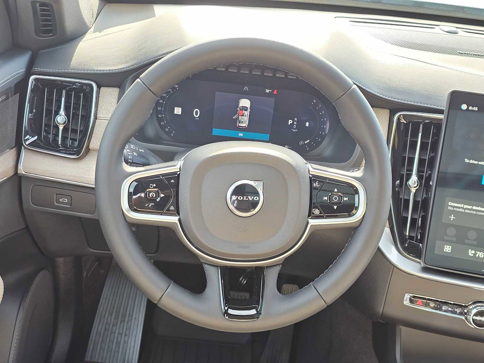 New 2026 Volvo XC90 B6 Plus w/ Protection Package Premier image 18