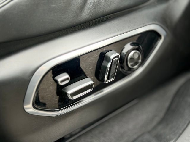 Used 2022 Jeep Grand Cherokee Overland w/ Luxury Tech Group IV image 19