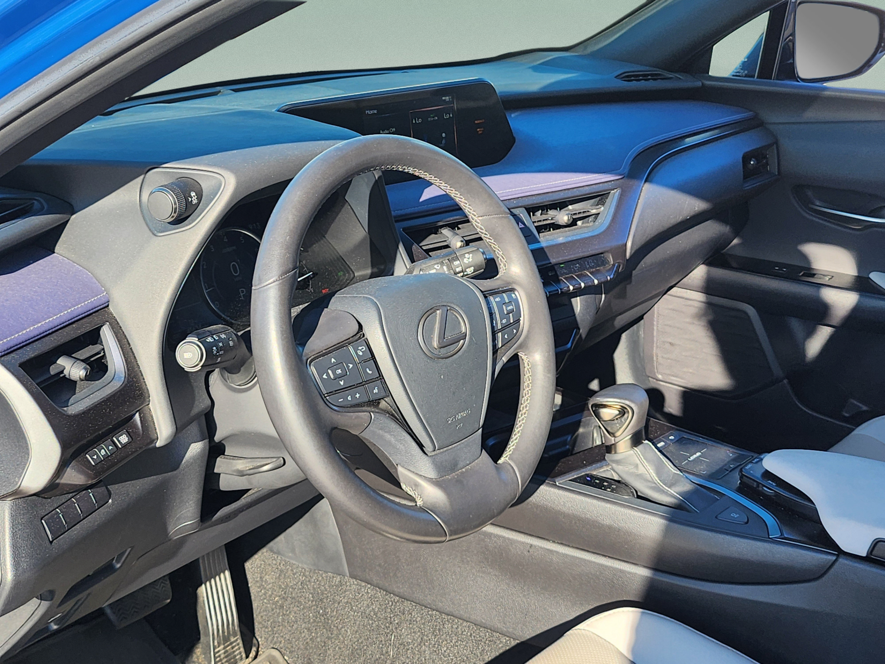 Certified 2022 Lexus UX 200 w/ Premium Package FWD image 9
