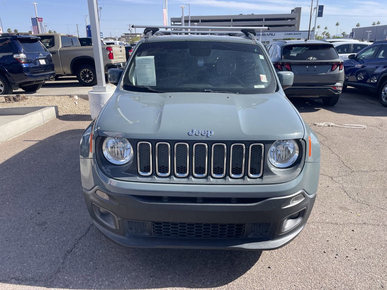 Used 2018 Jeep Renegade Latitude FWD image 3