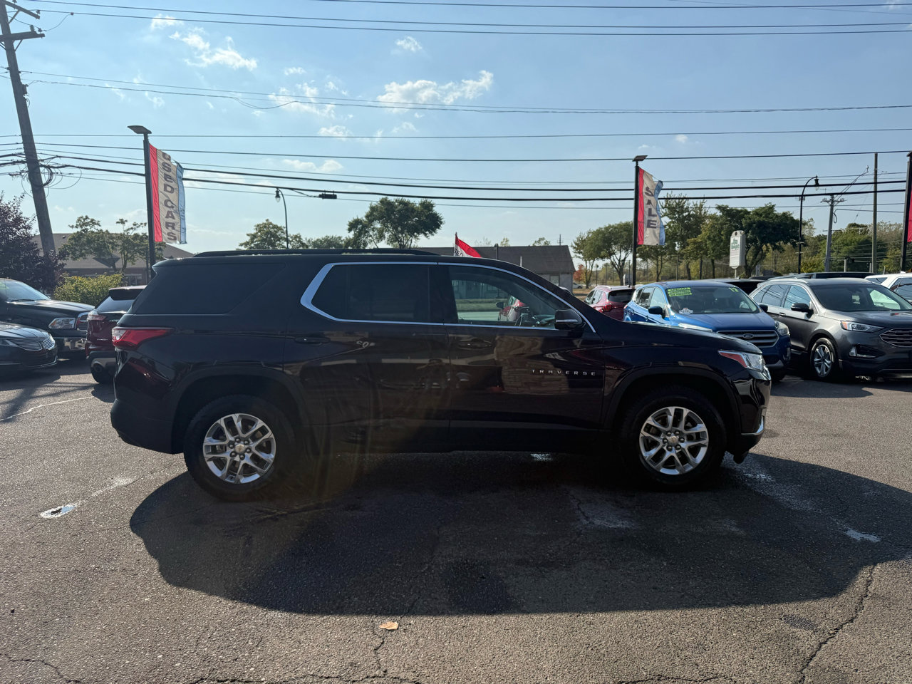 Used 2020 Chevrolet Traverse LT image 9