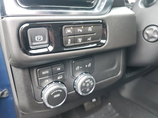 New 2026 GMC Yukon XL Denali w/ Sun & Power Step Package image 17