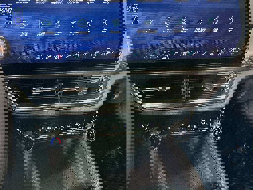 New 2026 Chevrolet Equinox EV LT image 11