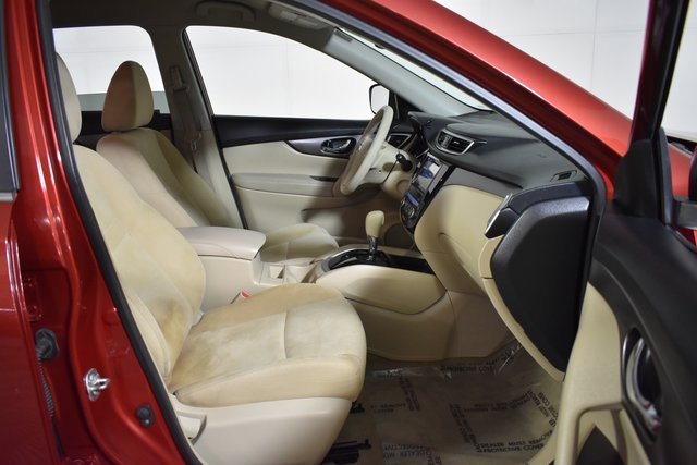 Used 2015 Nissan Rogue SV image 32