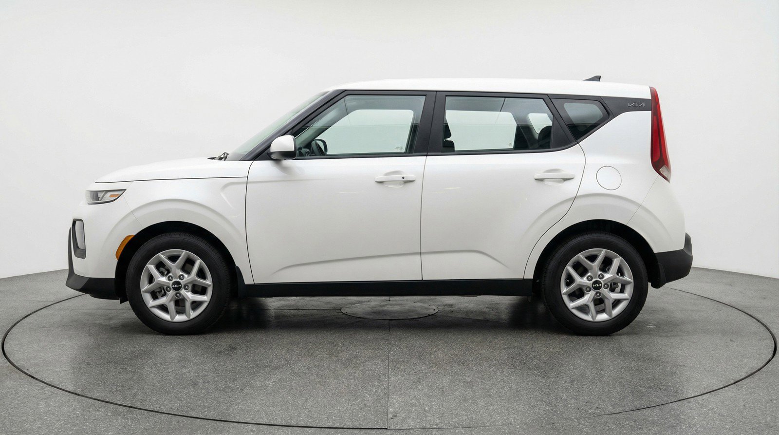 Used 2025 Kia Soul LX w/ LX Technology Package image 5