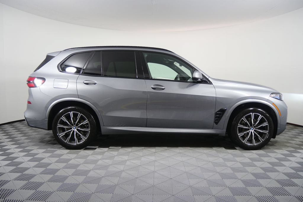 Certified 2026 BMW X5 sDrive40i w/ M Sport Package RWD image 6