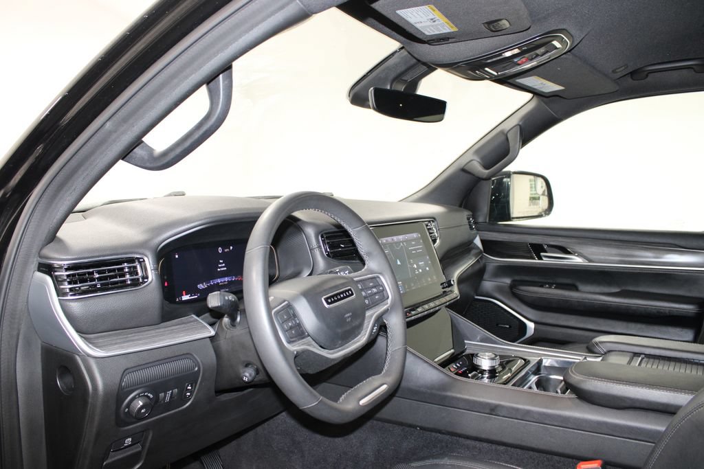 Used 2024 Jeep Wagoneer Series II w/ Flexible Seating Group AWD/4WD image 22