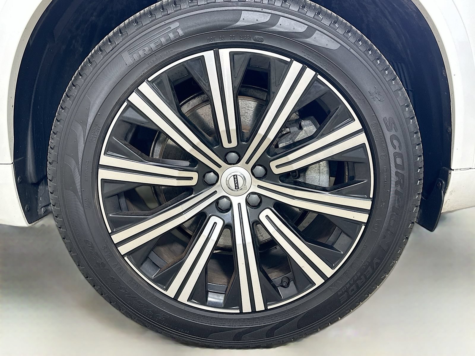 Used 2023 Volvo XC90 B6 Plus w/ Protection Package Premier AWD/4WD image 10
