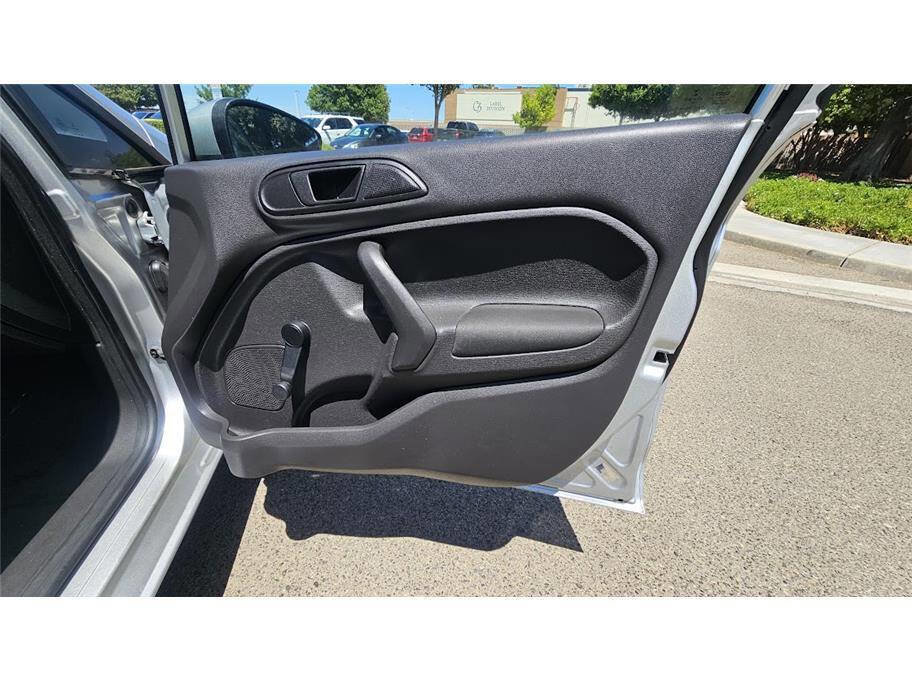 Used 2015 Ford Fiesta S image 11