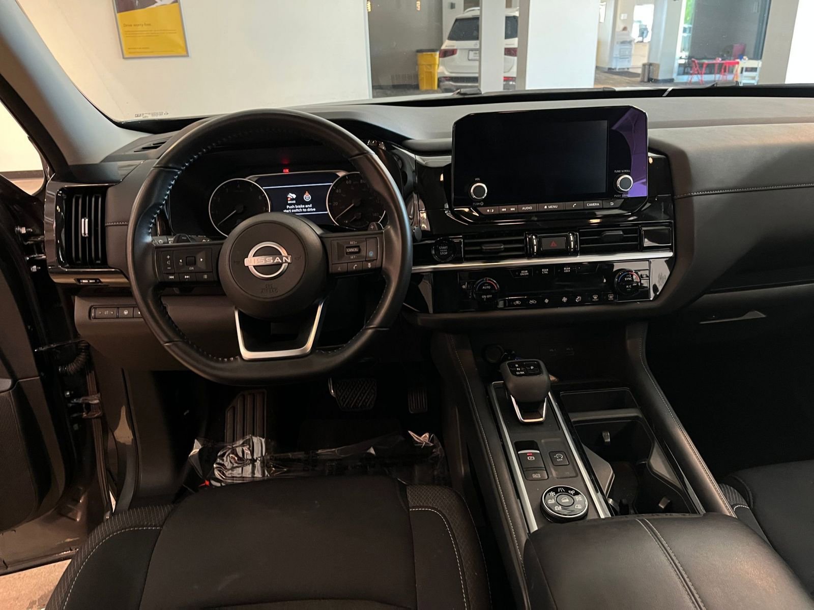 Used 2025 Nissan Pathfinder SV AWD/4WD image 36