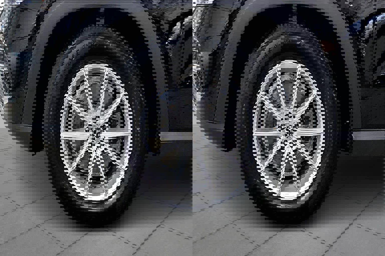 Used 2024 Mercedes-Benz GLE 350 4MATIC image 11