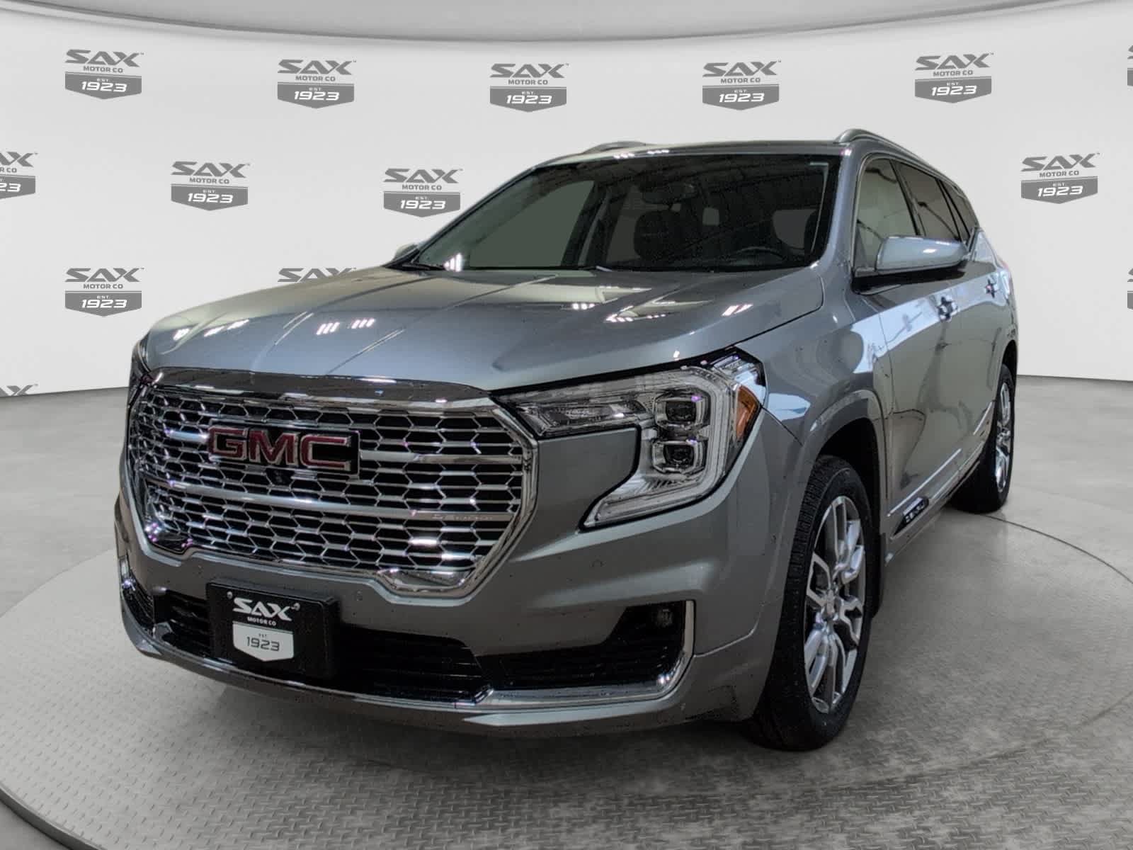 Used 2024 GMC Terrain Denali w/ Denali Premium Package AWD/4WD image 7