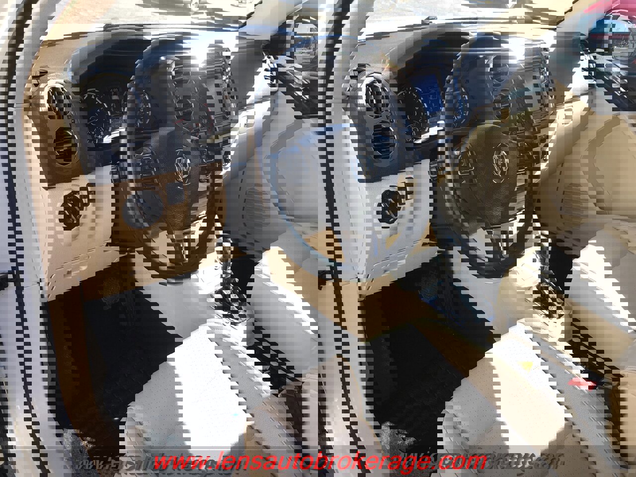 Used 2016 Volkswagen Tiguan SE image 10