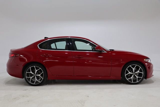 Used 2020 Alfa Romeo Giulia Ti w/ Active Blind Spot Package image 8