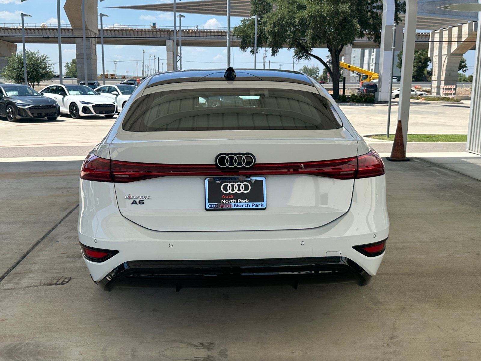 Used 2025 Audi A6 e-tron Premium Plus w/ Premium Plus RWD image 4