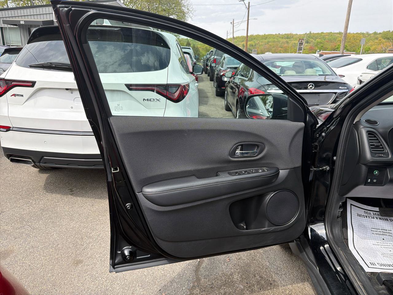 Used 2022 Honda HR-V LX image 15