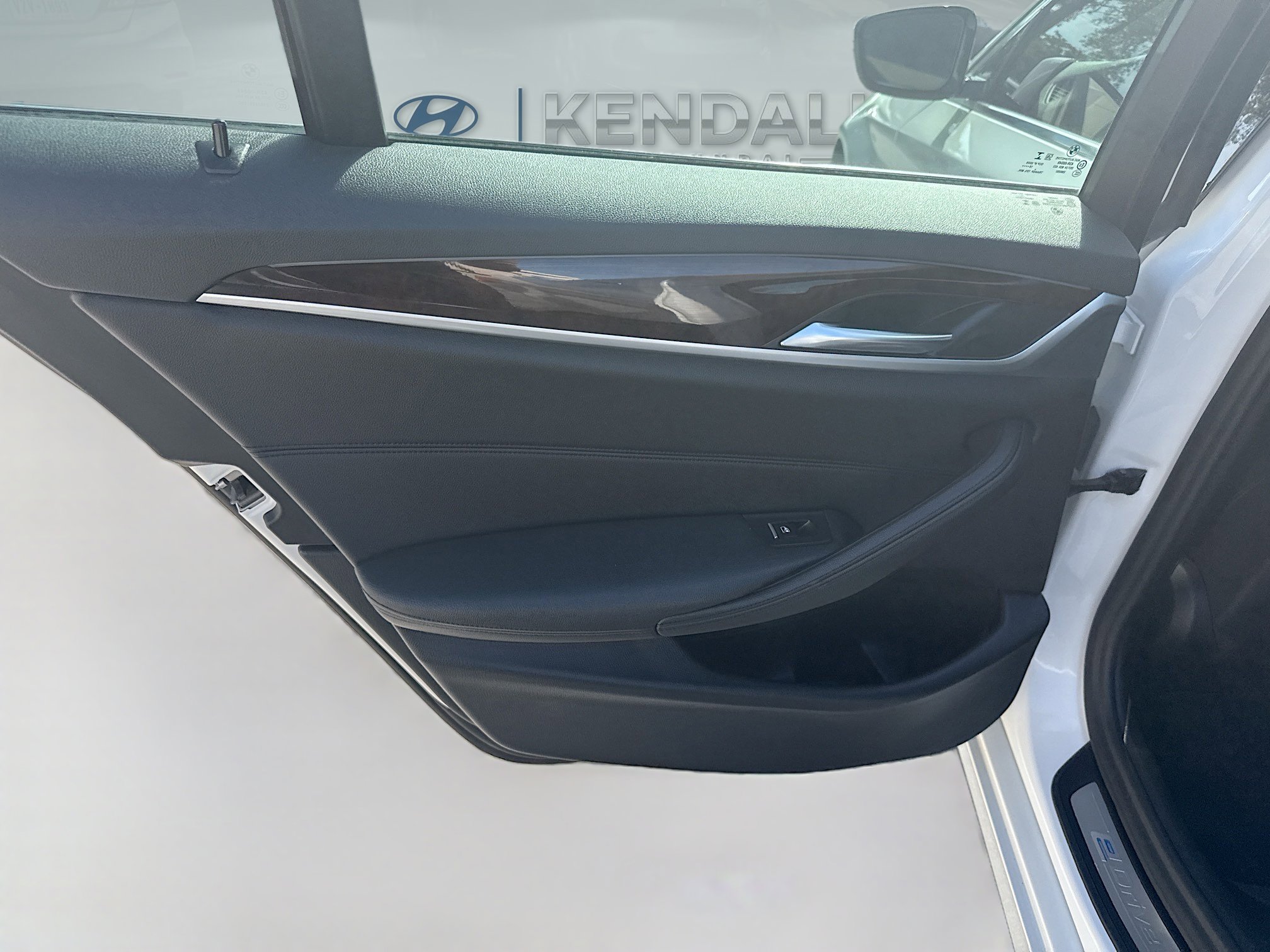 Used 2019 BMW 530e w/ Convenience Package RWD image 24