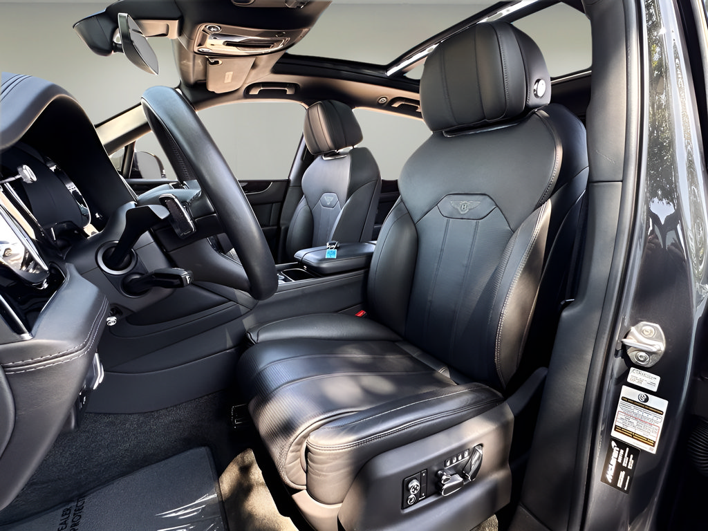 Used 2021 Bentley Bentayga AWD/4WD image 6