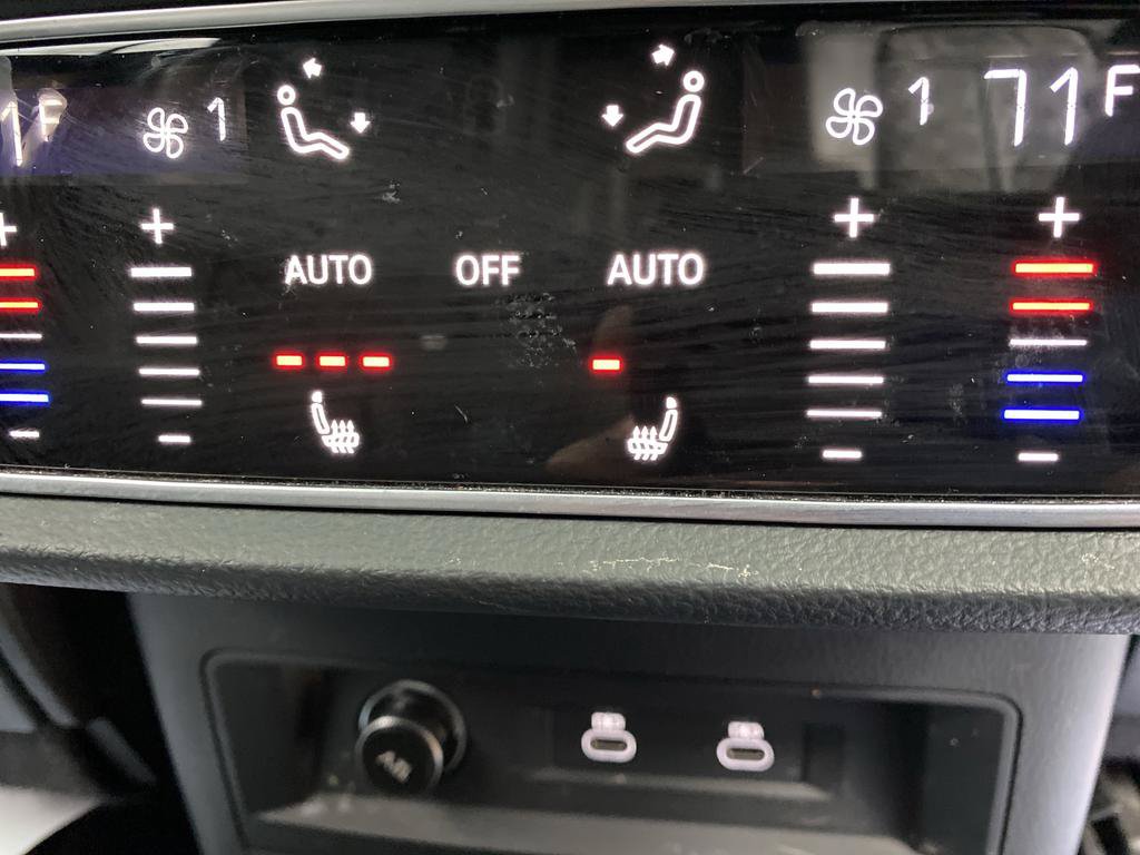 Used 2022 Audi RS Q8 w/ Carbon Optic Package AWD/4WD image 44