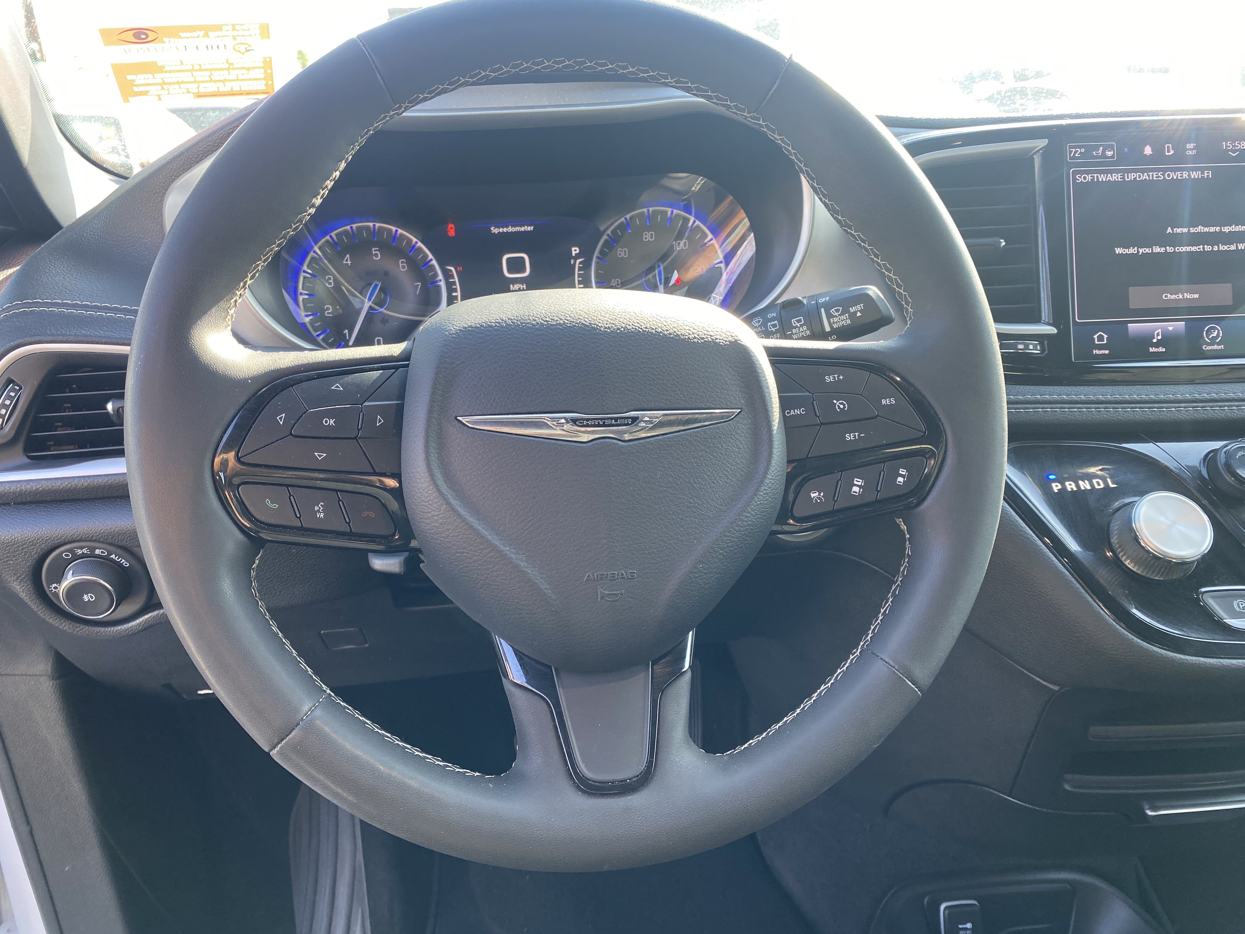 Used 2024 Chrysler Pacifica Touring FWD image 23