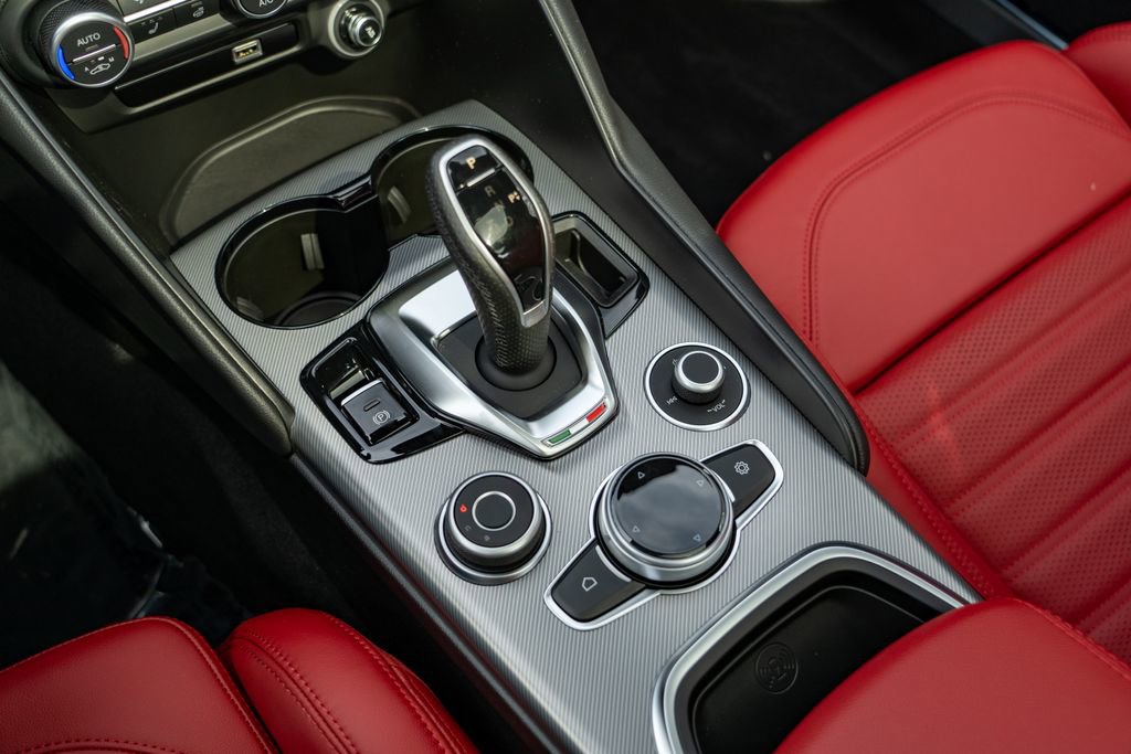 New 2025 Alfa Romeo Giulia w/ Veloce Package Rwd image 26