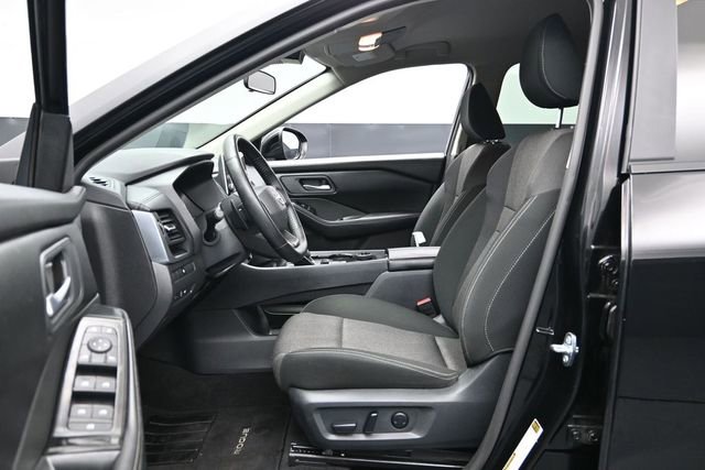 Used 2025 Nissan Rogue SV AWD/4WD image 23