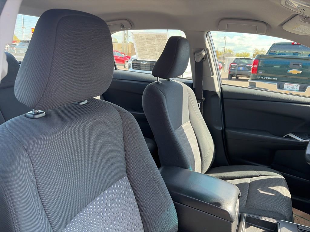 Used 2016 Toyota Camry LE FWD image 28