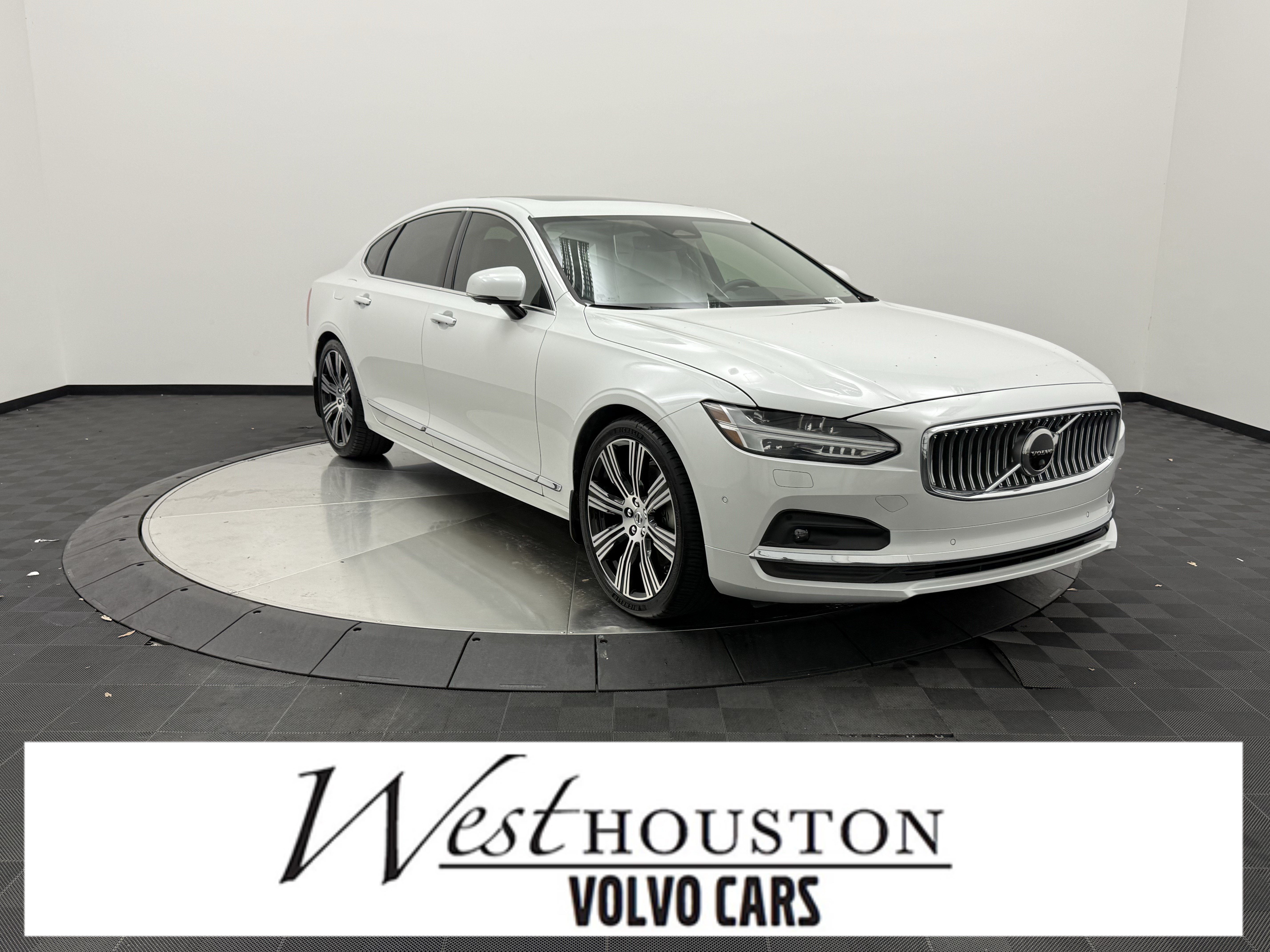 Used 2022 Volvo S90 B6 Inscription w/ Advanced Package