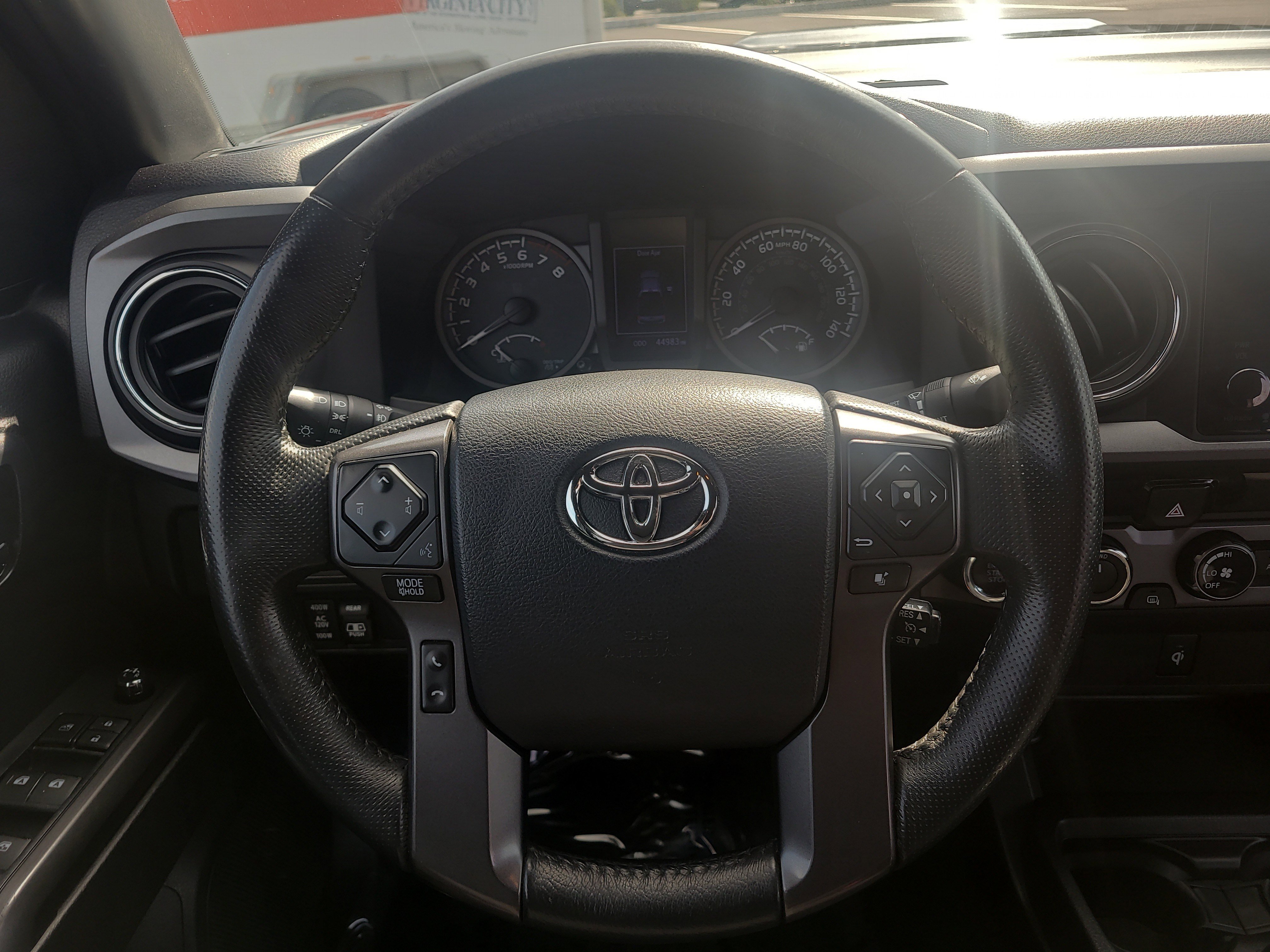 Certified 2017 Toyota Tacoma TRD Sport w/ Tow Package (A/T) image 21