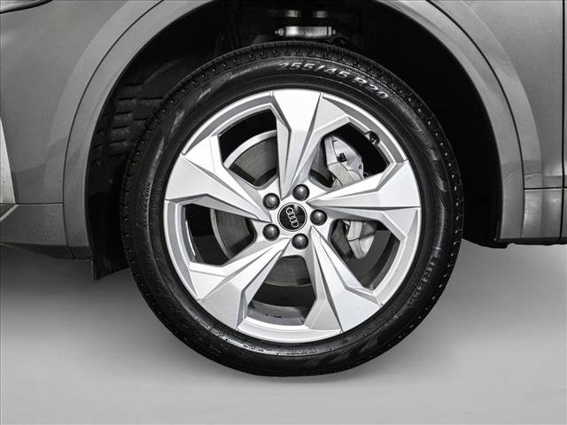 Certified 2025 Audi Q5 2.0T Premium Plus w/ Premium Plus Package AWD/4WD image 25