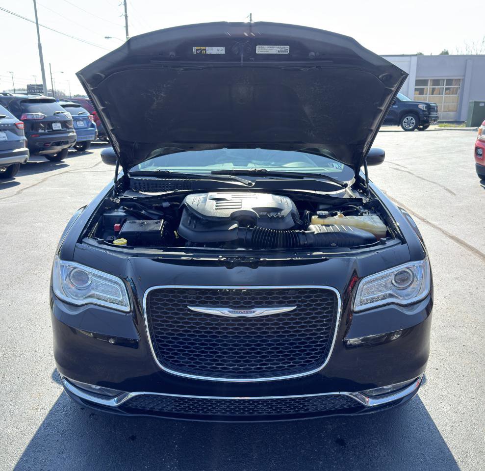 Used 2015 Chrysler 300 Limited w/ Driver Convenience Group image 69