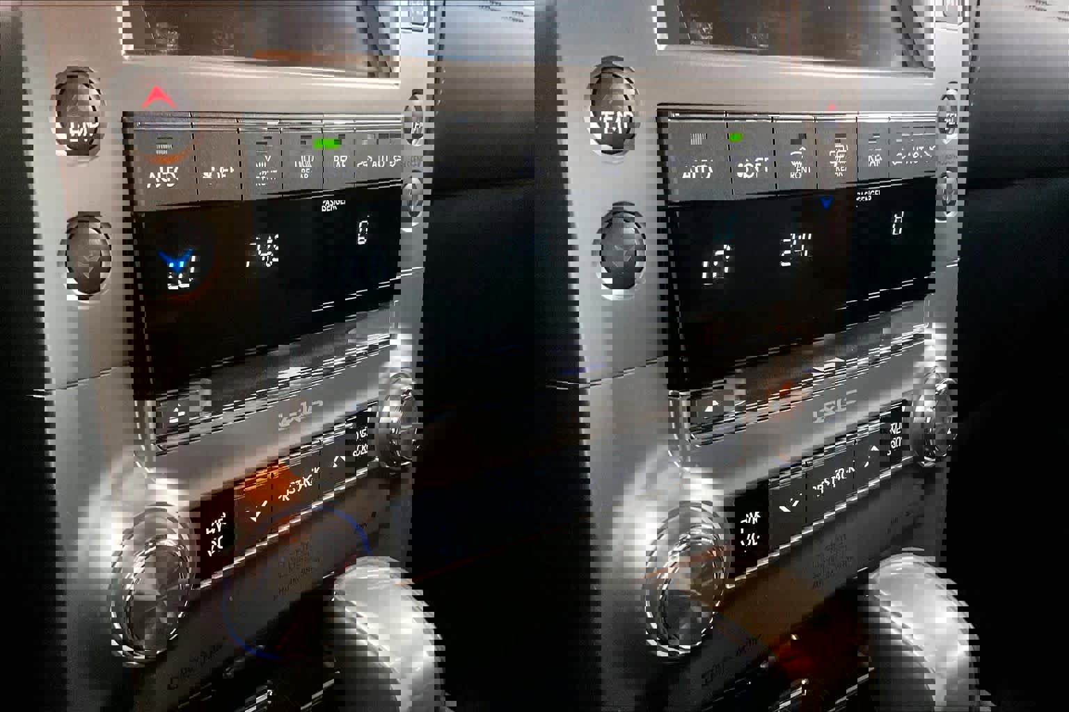 Used 2021 Lexus GX 460 Premium w/ Accessory Package image 35