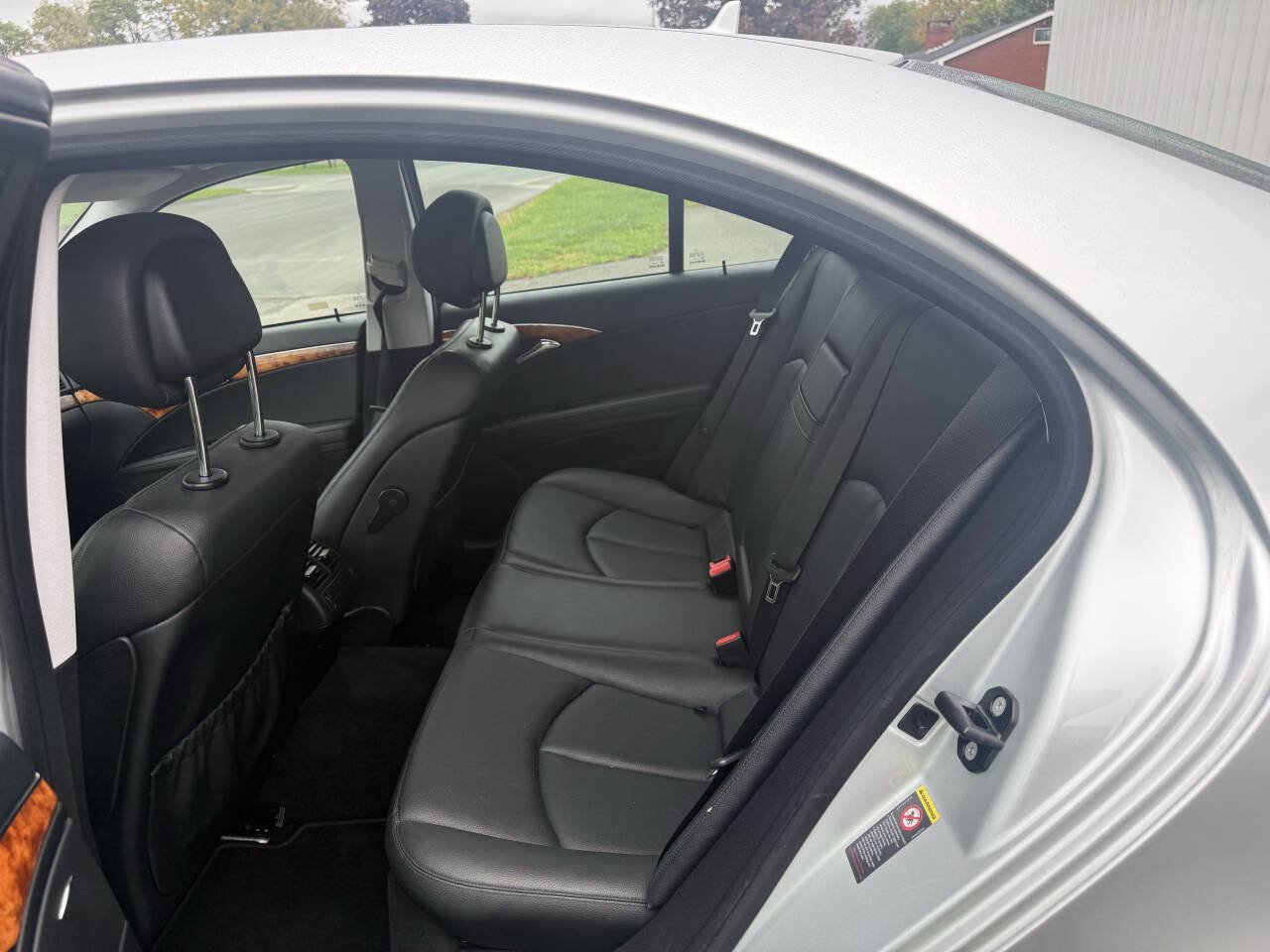 Used 2009 Mercedes-Benz E 350 4MATIC Sedan image 11