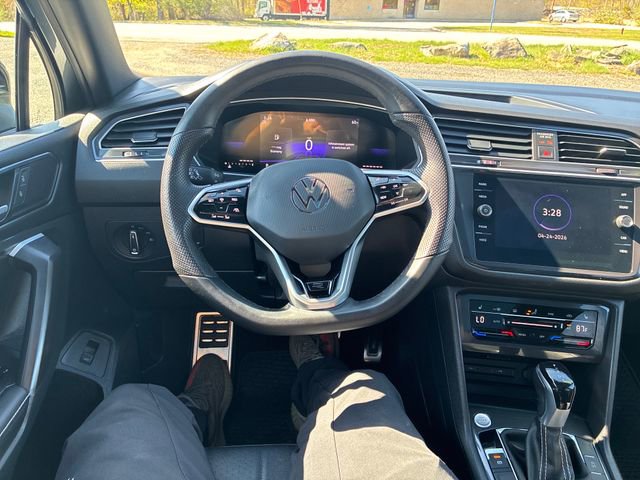 Used 2024 Volkswagen Tiguan SE R-Line FWD image 13