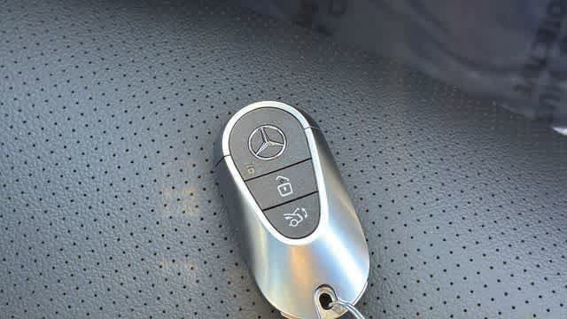 Used 2026 Mercedes-Benz GLC 300 4MATIC image 34