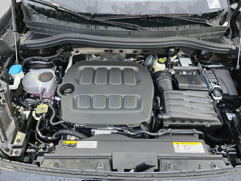 New 2026 Volkswagen Tiguan SE R-Line image 12