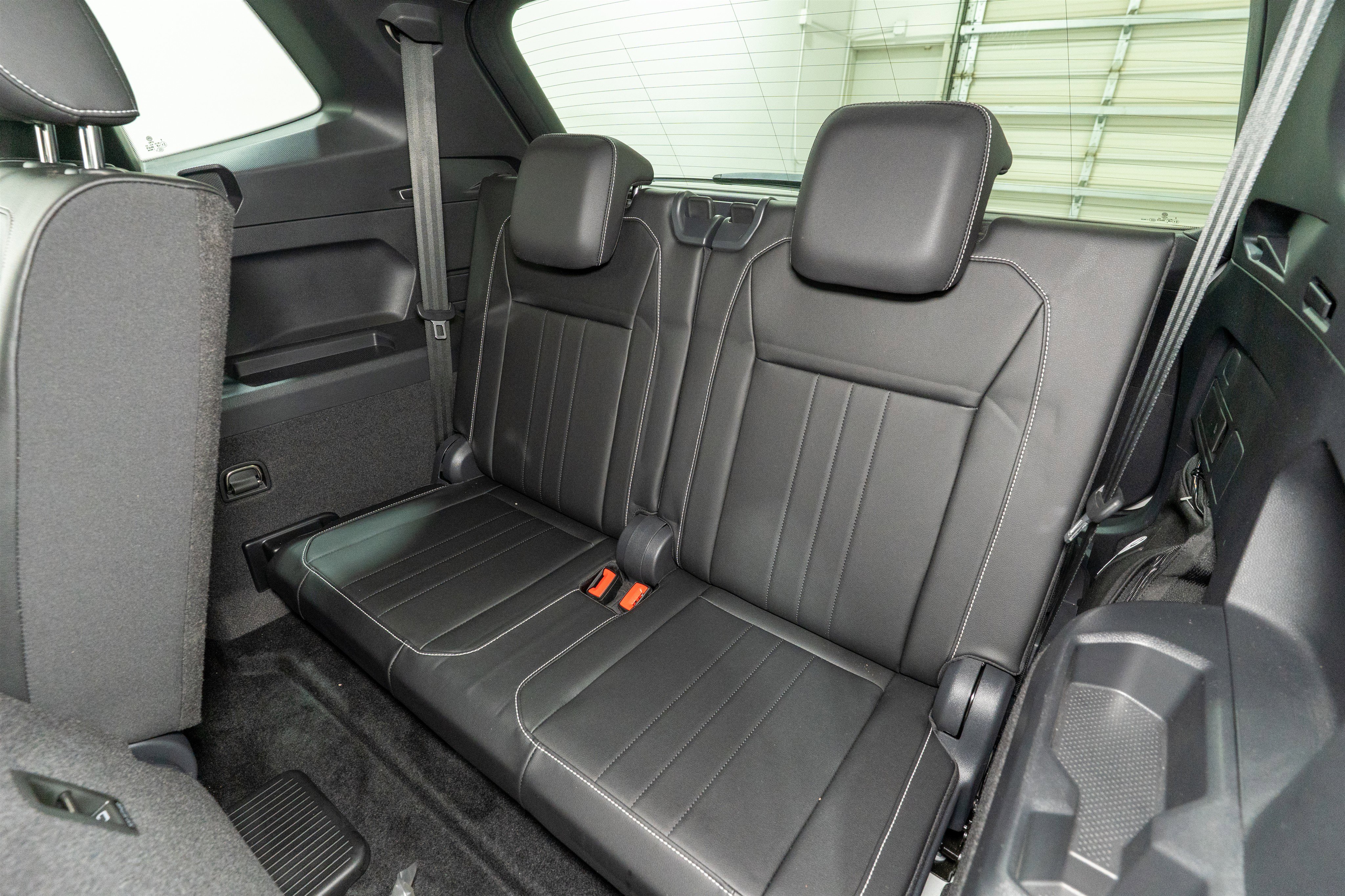 Used 2023 Volkswagen Tiguan SE R-Line image 30