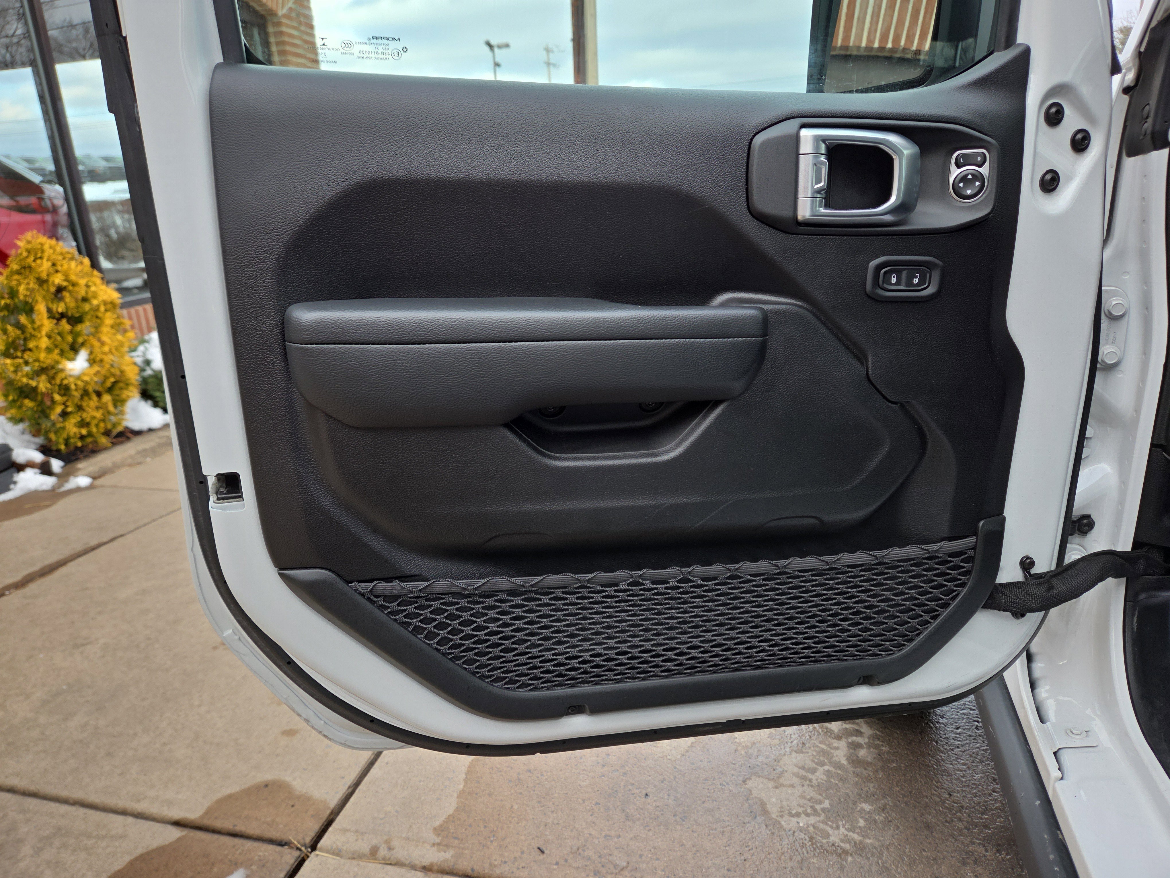 Used 2022 Jeep Gladiator Rubicon w/ Cold Weather Group image 15