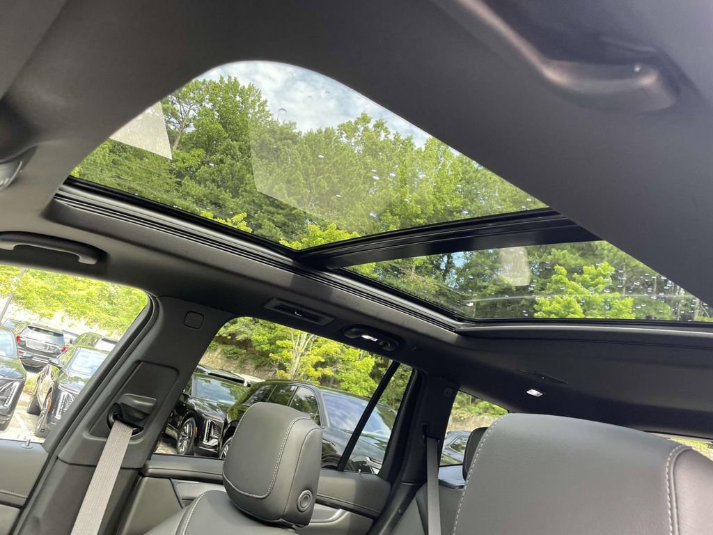 New 2025 Cadillac XT6 Luxury image 21