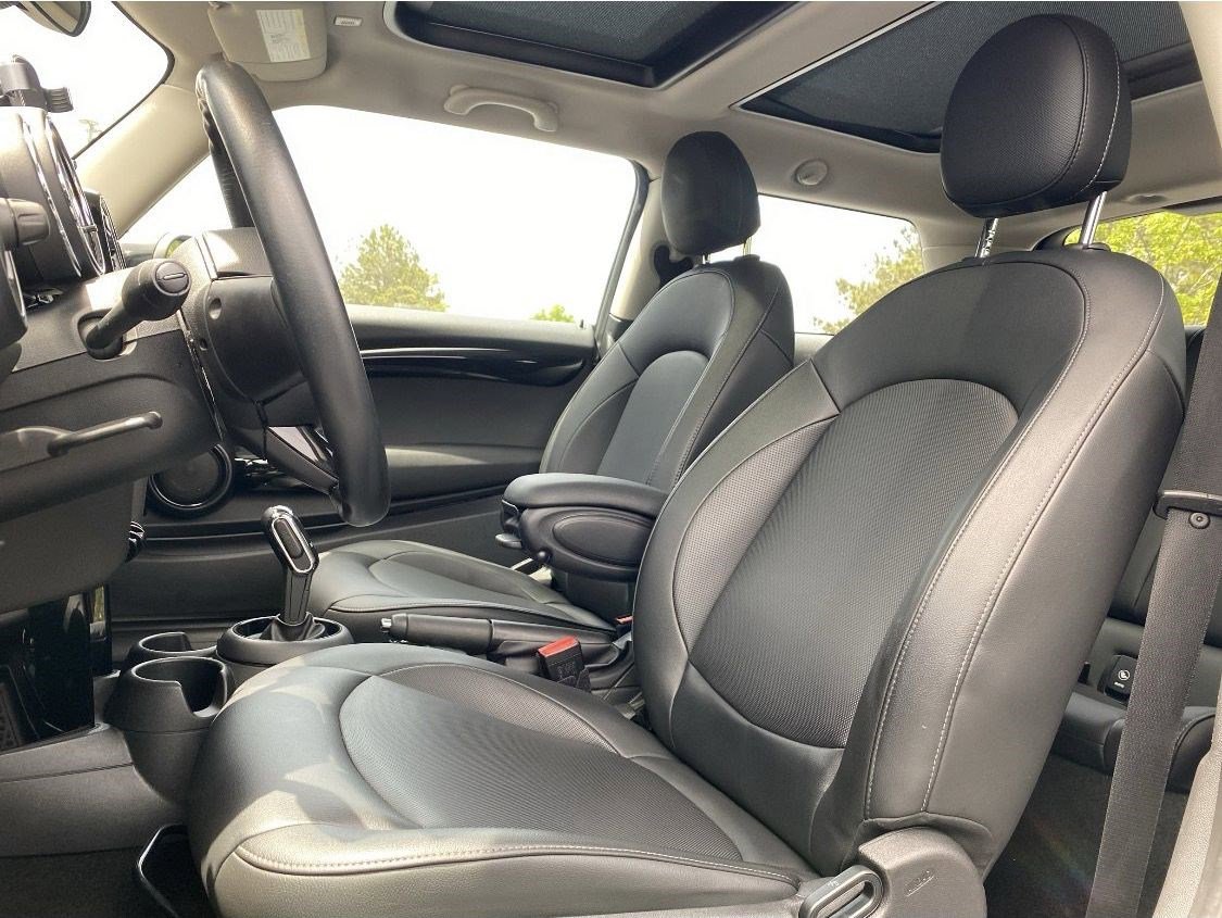 Used 2020 MINI Cooper 2-Door Hardtop FWD image 7