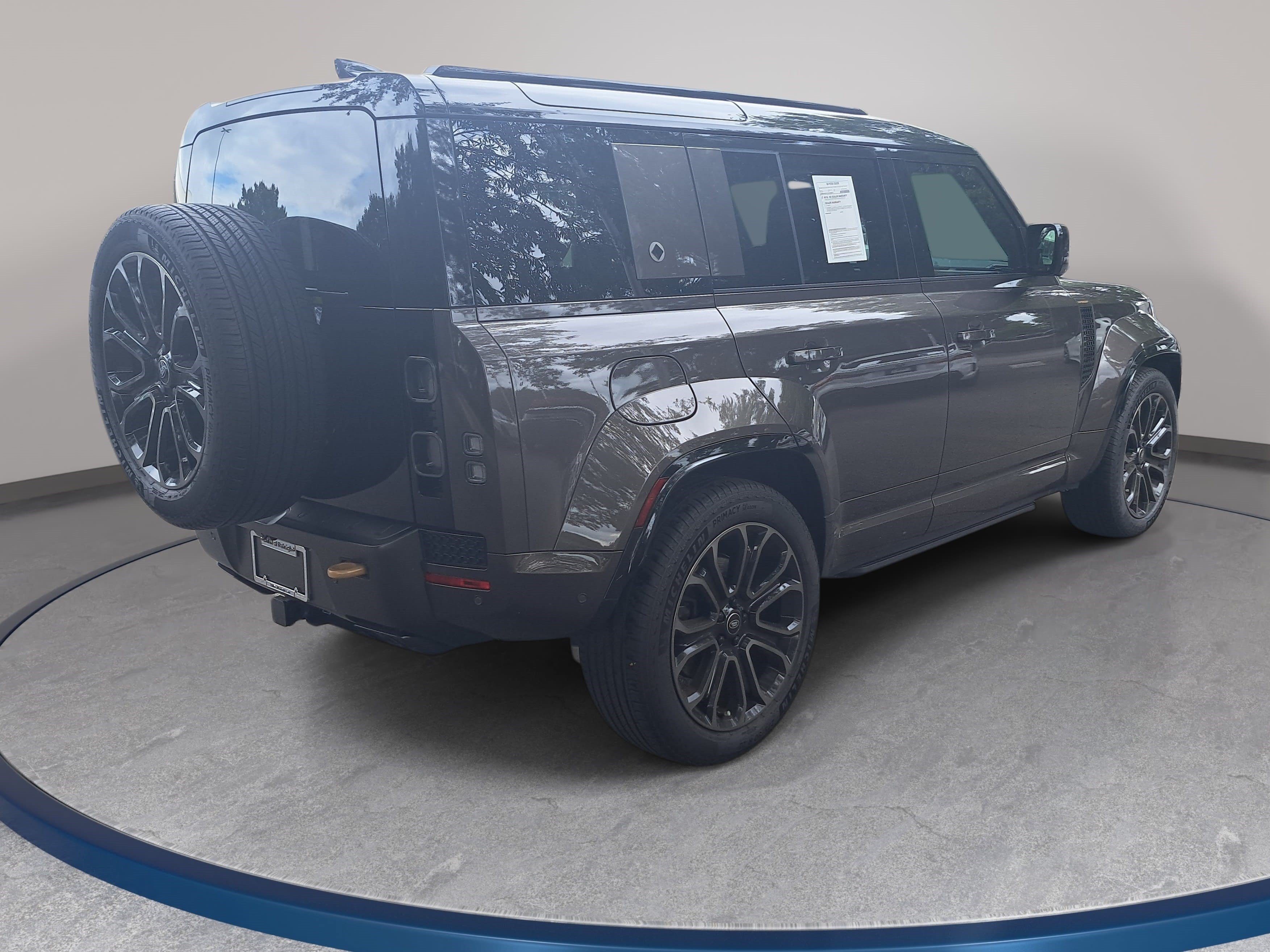 Used 2025 Land Rover Defender 110 AWD/4WD image 5