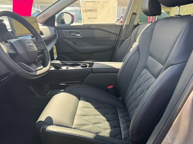 New 2026 Nissan Rogue Platinum image 5