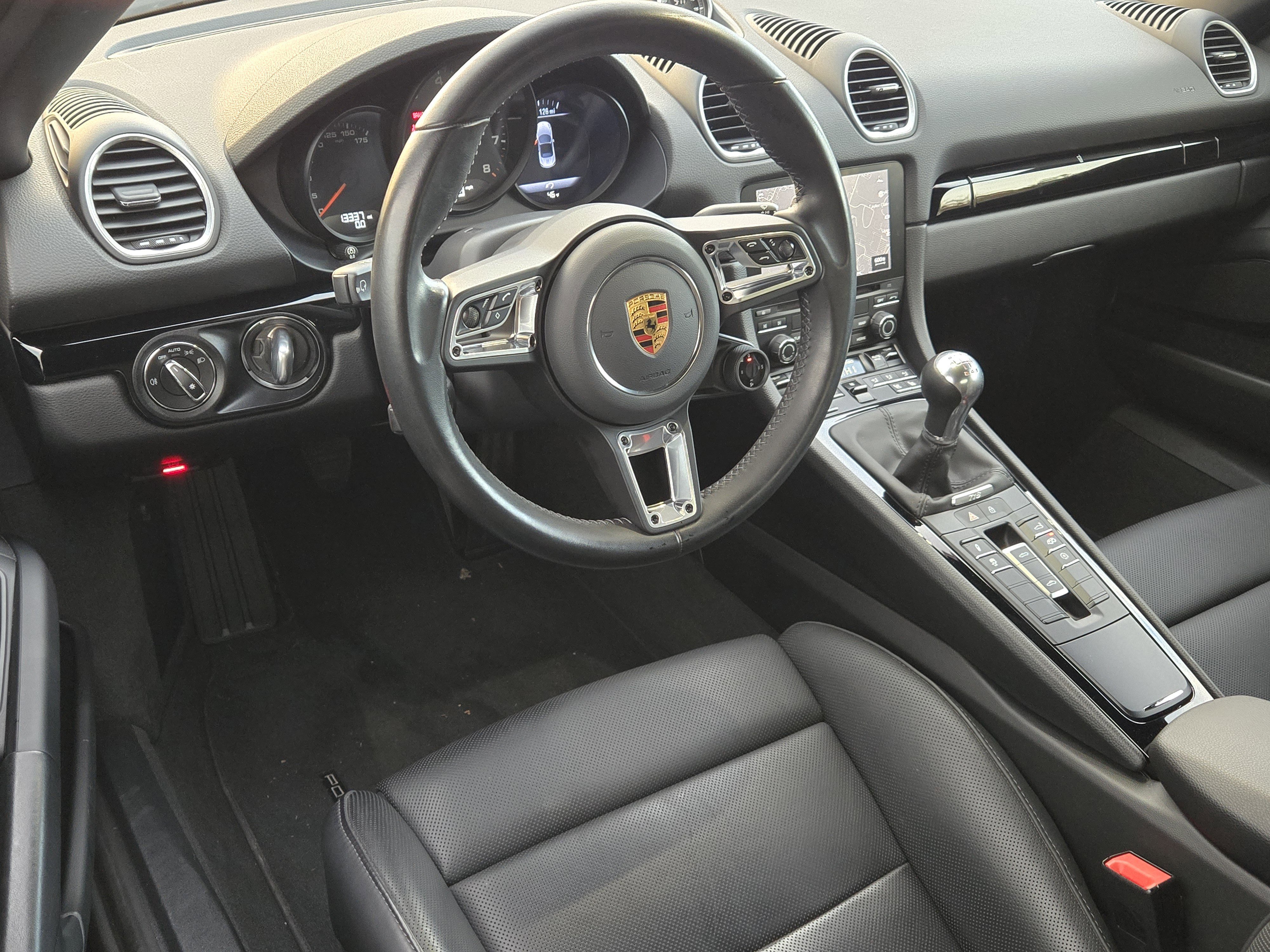 Used 2022 Porsche 718 Boxster image 11